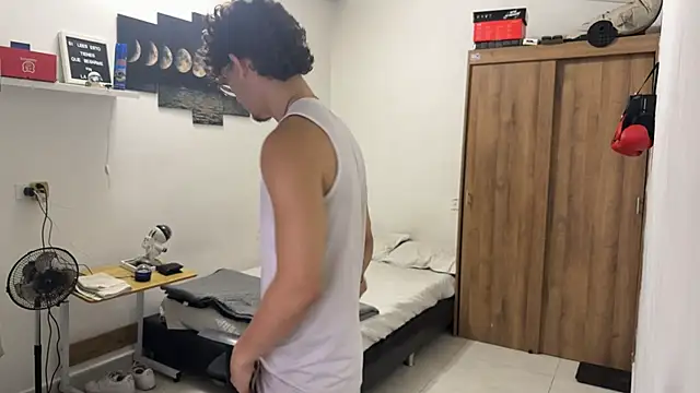 Snapshot of Kisan_Smith chatting on November 15, 2025, 2:20 am Kisan Smith online show from November 15, 2025, 2:20 am