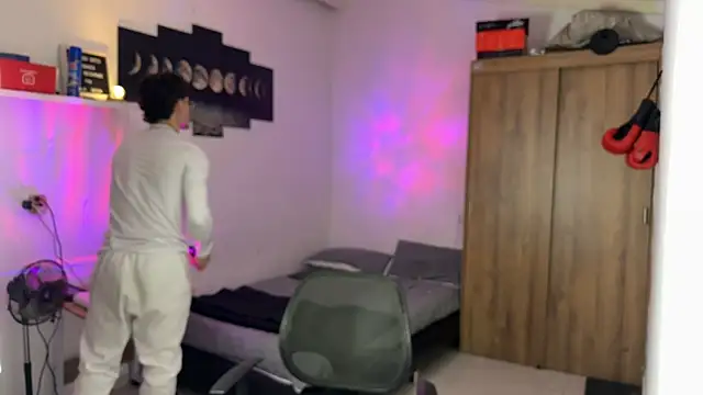 Snapshot of Kisan_Smith chatting on November 20, 2025, 12:22 am Kisan Smith online show from November 20, 2025, 12:22 am