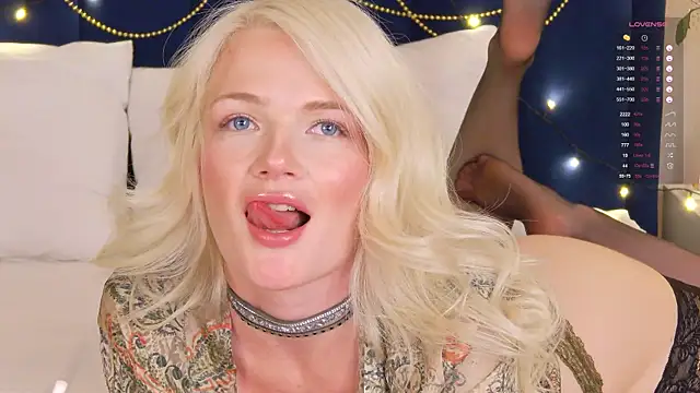 MilaDemies online show from February 19, 2025, 8:01 am