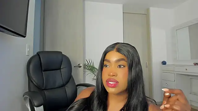 Snapshot of charlotte_tiller chatting on July 28, 2026, 5:14 am charlotte tiller online show from July 28, 2026, 5:14 am