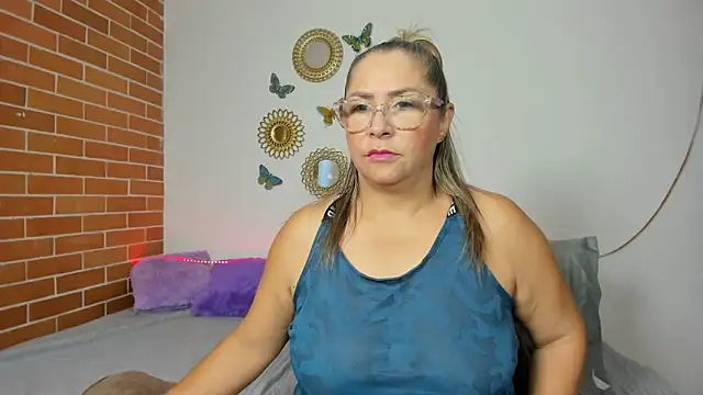 Snapshot of maja_hills chatting on January 13, 2025, 1:17 pm maja hills online show from January 13, 2025, 1:17 pm