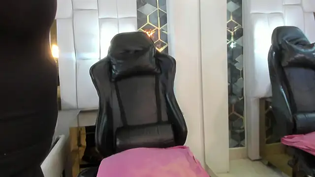 lia mariana online show from March 29, 2026, 10:10 pm