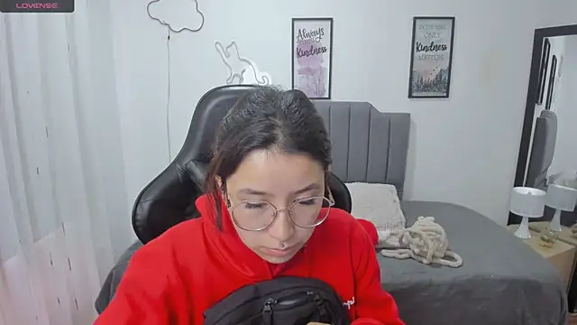 Snapshot of Amy_joones chatting on November 6, 2025, 12:39 pm Amy joones online show from November 6, 2025, 12:39 pm