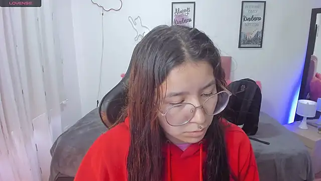 Snapshot of Amy_joones chatting on November 8, 2025, 12:38 pm Amy joones online show from November 8, 2025, 12:38 pm