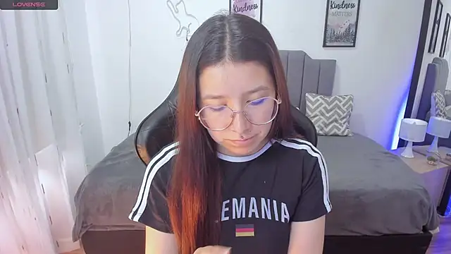 Snapshot of Amy_joones chatting on November 9, 2025, 12:58 pm Amy joones online show from November 9, 2025, 12:58 pm