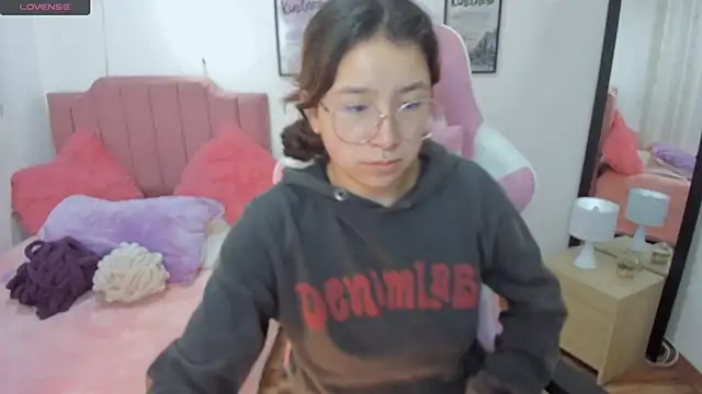 Snapshot of Amy_joones chatting on November 14, 2025, 12:26 pm Amy joones online show from November 14, 2025, 12:26 pm