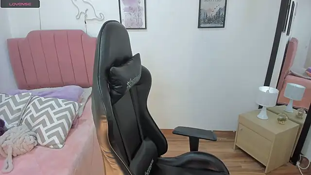 Snapshot of Amy_joones chatting on November 20, 2025, 12:38 pm Amy joones online show from November 20, 2025, 12:38 pm