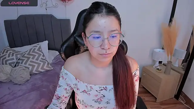 Amy joones online show from April 3, 2026, 11:30 am