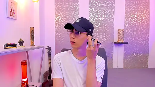 Nikolay Gregori online show from December 18, 2025, 4:29 am