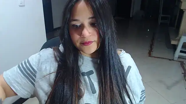 Luciernaga18 online show from January 17, 2025, 3:01 am