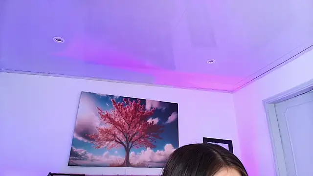 Julianaa Castro  online show from November 6, 2025, 11:44 am