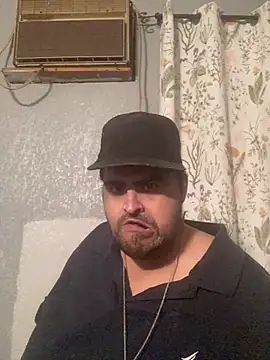 Snapshot of Miguel16i chatting on February 25, 2025, 5:25 pm Miguel16i online show from February 25, 2025, 5:25 pm