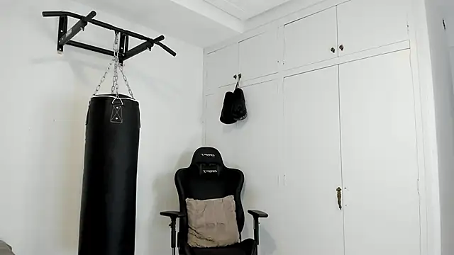 dan01  online show from October 17, 2025, 12:19 pm