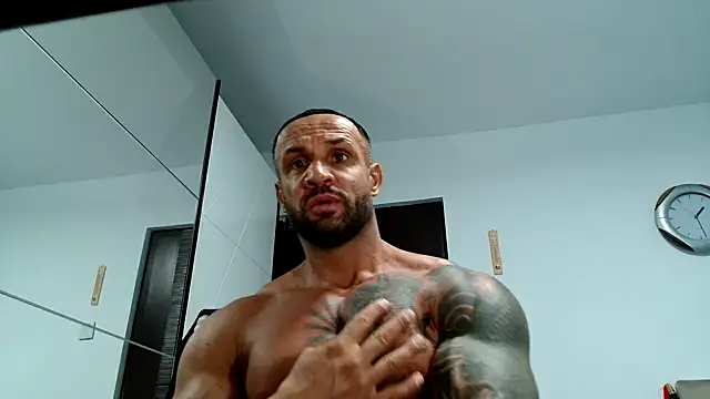 Magnificmuscles89 online show from December 5, 2025, 11:30 am