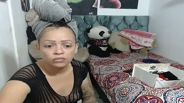 manzanahot9 online show from January 20, 2025, 7:46 pm