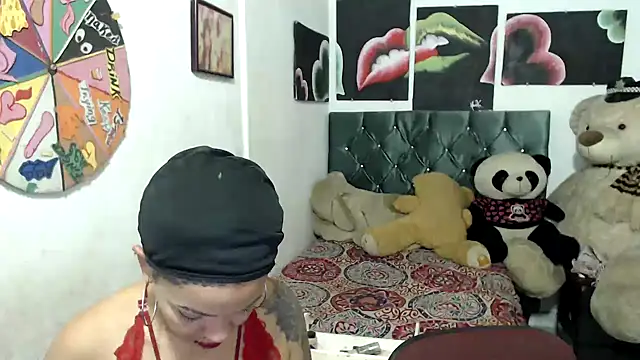 manzanahot9 online show from March 9, 2025, 7:48 pm