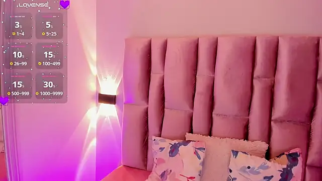 Snapshot of NikyBrookss chatting on February 14, 2026, 12:02 pm NikyBrookss online show from February 14, 2026, 12:02 pm