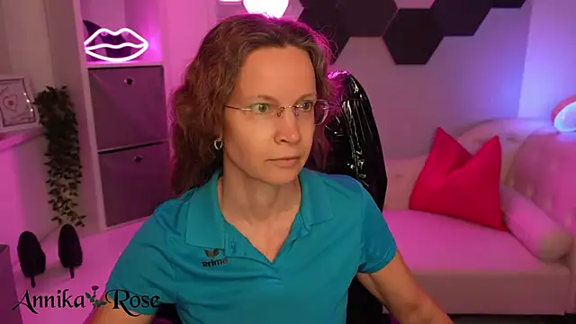 AnnikaRose online show from February 21, 2026, 4:08 pm