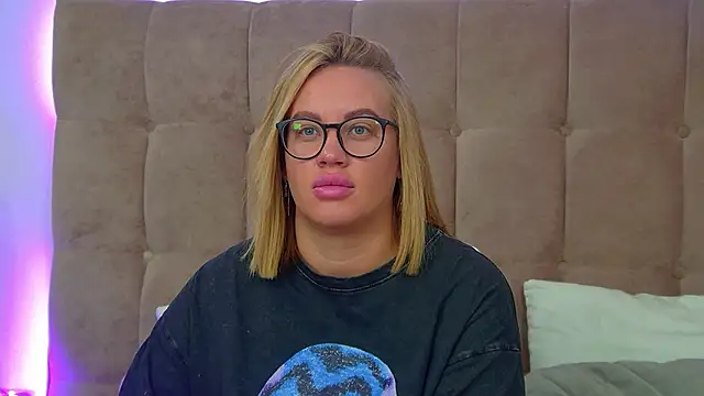 MariaNeumann online show from November 19, 2025, 6:24 am