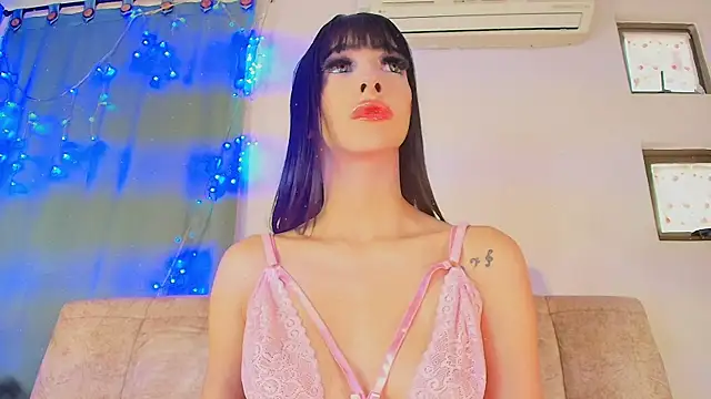 liccy hall online show from December 22, 2025, 11:40 am