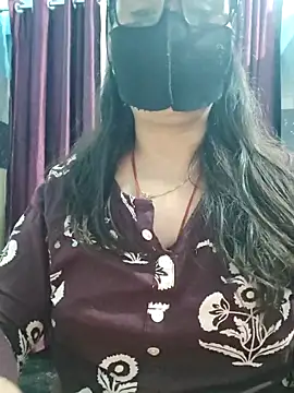 Aishwaryaa 69 online show from December 17, 2025, 7:47 am