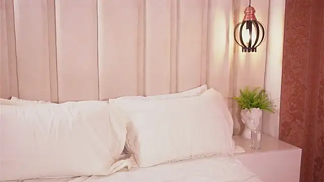 Snapshot of bonniekim_ chatting on October 7, 2025, 4:59 pm bonniekim online show from October 7, 2025, 4:59 pm
