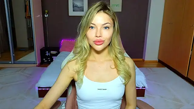 Snapshot of EmmyMills chatting on February 13, 2025, 9:27 pm EmmyMills online show from February 13, 2025, 9:27 pm