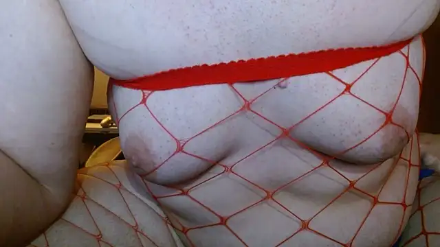 Snapshot of cosmicjones chatting on December 31, 2024, 2:47 pm cosmicjones online show from December 31, 2024, 2:47 pm