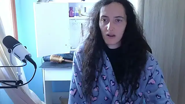 Snapshot of MemiKouki chatting on October 8, 2025, 3:20 pm MemiKouki online show from October 8, 2025, 3:20 pm