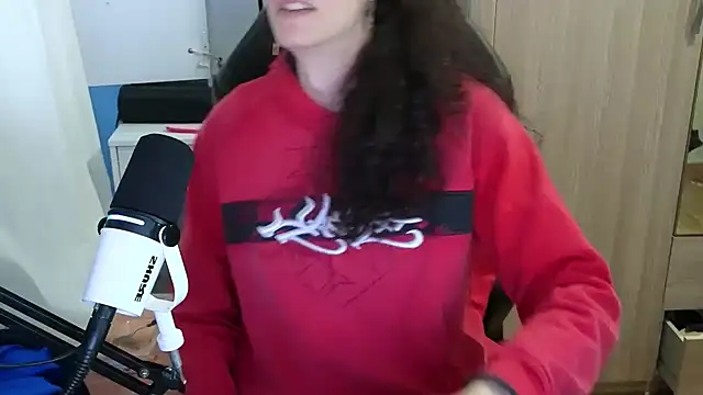 Snapshot of MemiKouki chatting on November 5, 2025, 4:29 pm MemiKouki online show from November 5, 2025, 4:29 pm