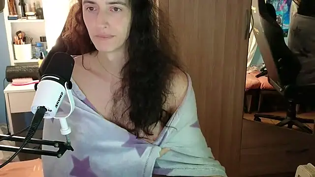 Snapshot of MemiKouki chatting on November 21, 2025, 5:44 pm MemiKouki online show from November 21, 2025, 5:44 pm