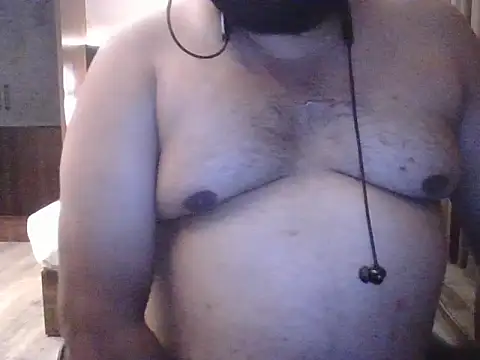 Hunk-Hand6 online show from October 9, 2025, 2:04 pm