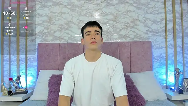 Snapshot of its_liam18 chatting on March 12, 2025, 12:42 am its liam18 online show from March 12, 2025, 12:42 am