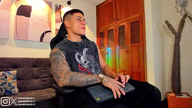 Snapshot of _joansoto chatting on February 5, 2026, 12:43 pm joansoto online show from February 5, 2026, 12:43 pm