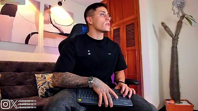 Snapshot of _joansoto chatting on February 9, 2026, 12:53 pm joansoto online show from February 9, 2026, 12:53 pm