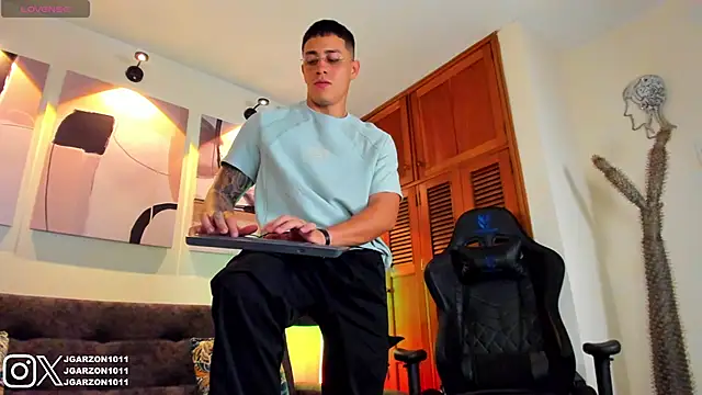 Snapshot of _joansoto chatting on February 18, 2026, 12:45 pm joansoto online show from February 18, 2026, 12:45 pm