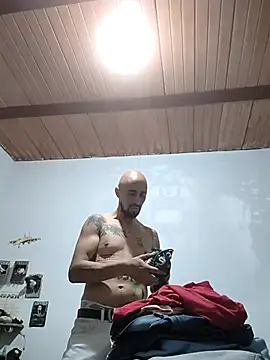 Snapshot of fire_menxxx001 chatting on May 9, 2026, 12:27 am fire menxxx001 online show from May 9, 2026, 12:27 am