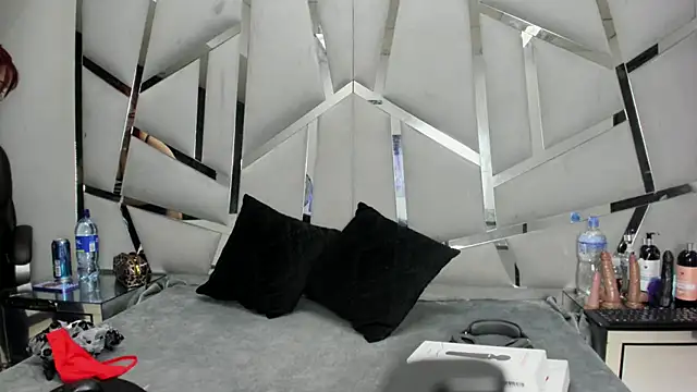 Catherinee69 x online show from January 10, 2026, 3:52 am