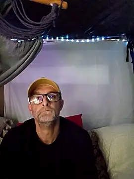 Snapshot of Cadillacninja chatting on November 4, 2025, 8:35 am Cadillacninja online show from November 4, 2025, 8:35 am