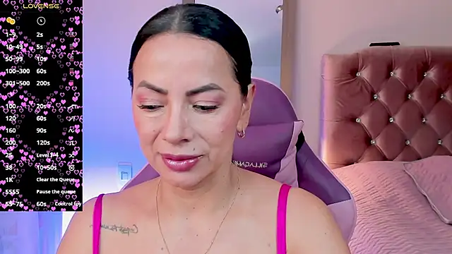 veronika naughty online show from October 30, 2025, 1:34 pm