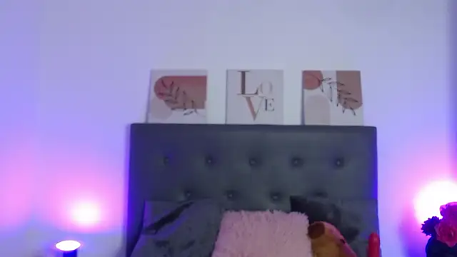 madisex s online show from February 22, 2026, 2:24 am