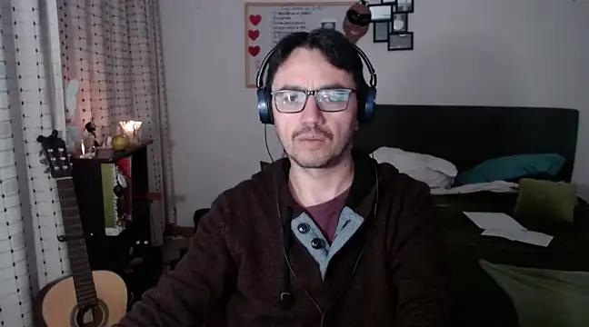 Snapshot of Diptongo chatting on March 16, 2025, 12:34 am Diptongo online show from March 16, 2025, 12:34 am