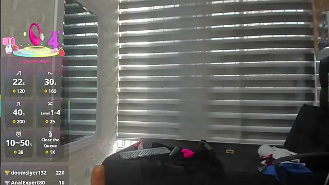 charlotte  G online show from March 5, 2025, 3:51 pm