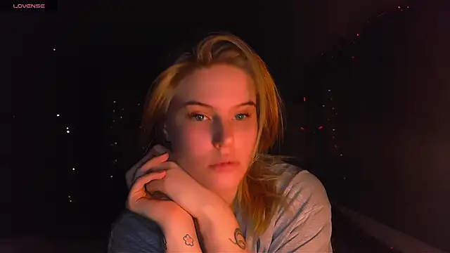 VoluptuousDreams online show from January 10, 2025, 8:59 pm