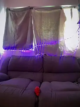 kandyloves online show from March 19, 2025, 3:40 pm