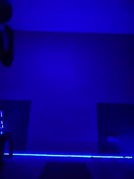 kandyloves online show from April 18, 2026, 9:02 am