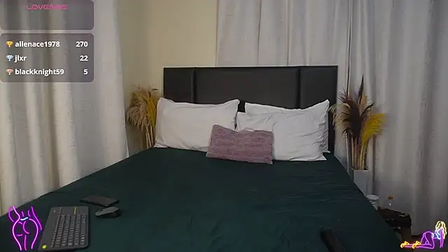 Snapshot of _Watuluv_ chatting on March 16, 2025, 10:20 pm Watuluv online show from March 16, 2025, 10:20 pm