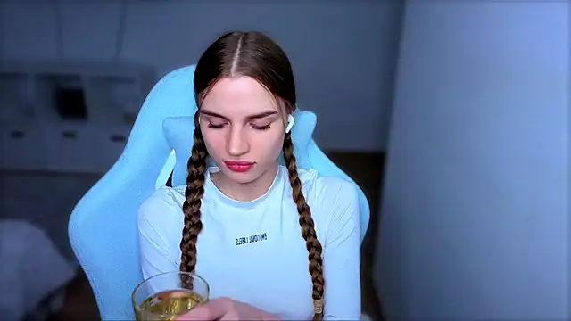 Snapshot of StellaLawless chatting on September 23, 2025, 9:07 pm StellaLawless online show from September 23, 2025, 9:07 pm