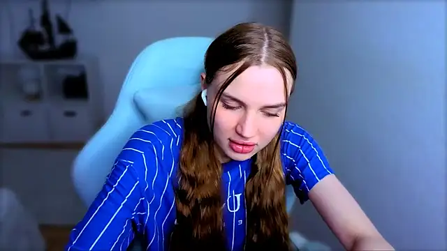 Snapshot of StellaLawless chatting on October 27, 2025, 8:02 pm StellaLawless online show from October 27, 2025, 8:02 pm