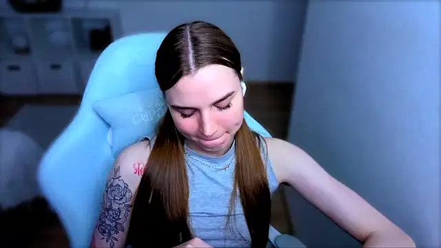 Snapshot of StellaLawless chatting on November 17, 2025, 3:01 am StellaLawless online show from November 17, 2025, 3:01 am